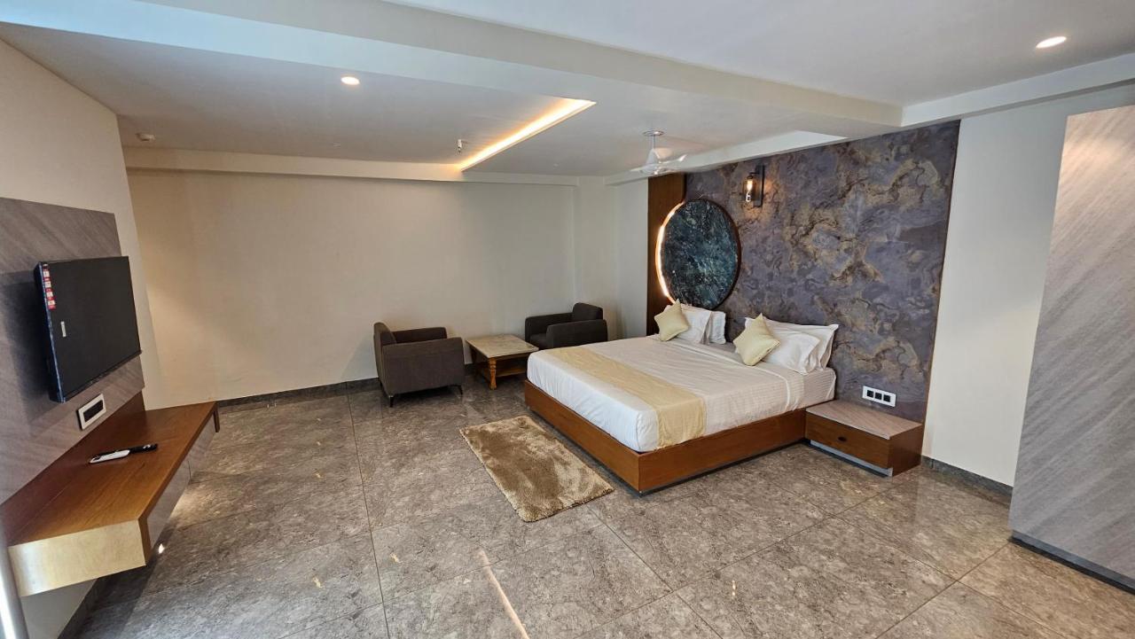 Rds Hotel Ахмедабад Экстерьер фото